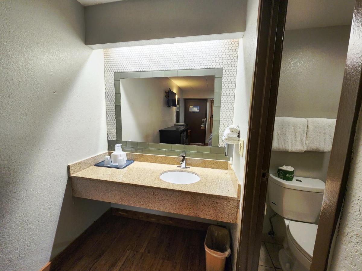 Americas Best Value Inn And Suites Little Rock Zewnętrze zdjęcie
