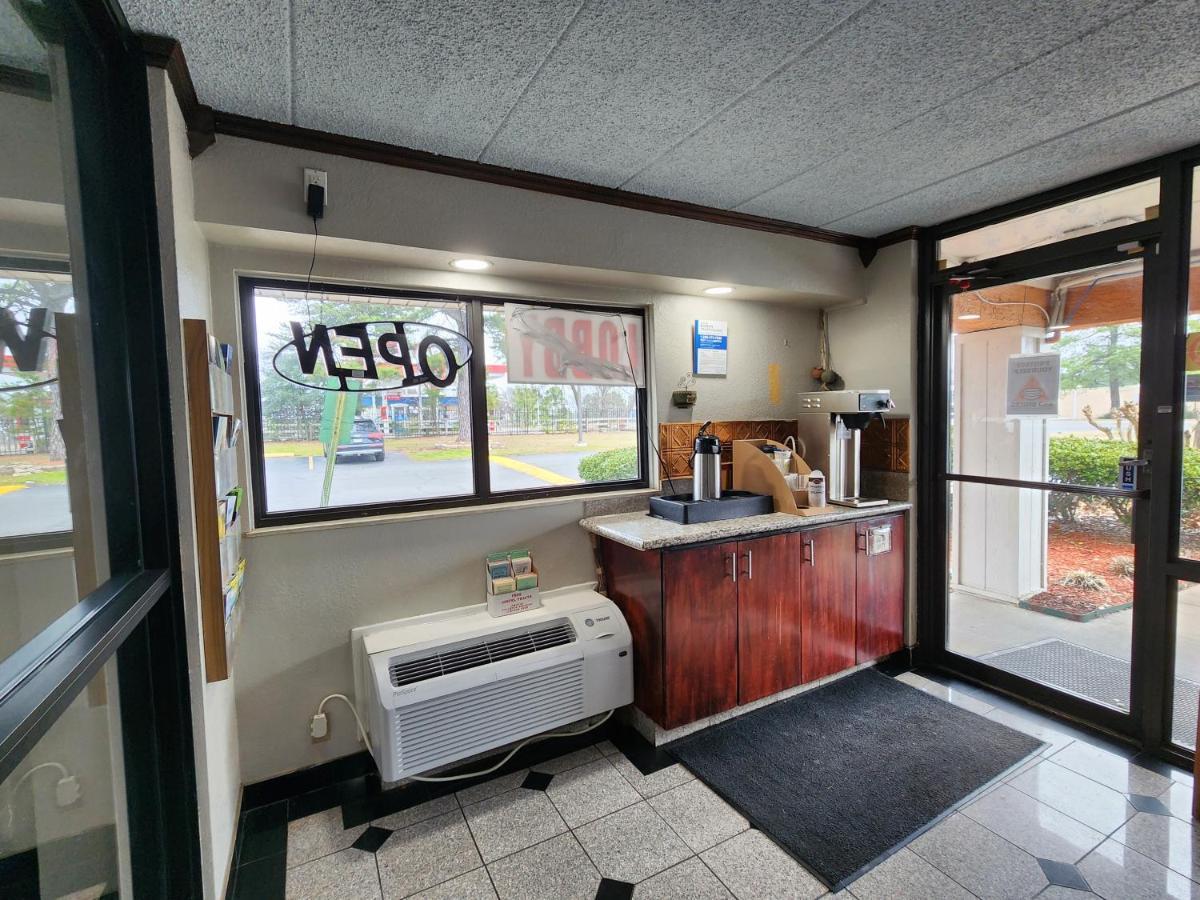 Americas Best Value Inn And Suites Little Rock Zewnętrze zdjęcie